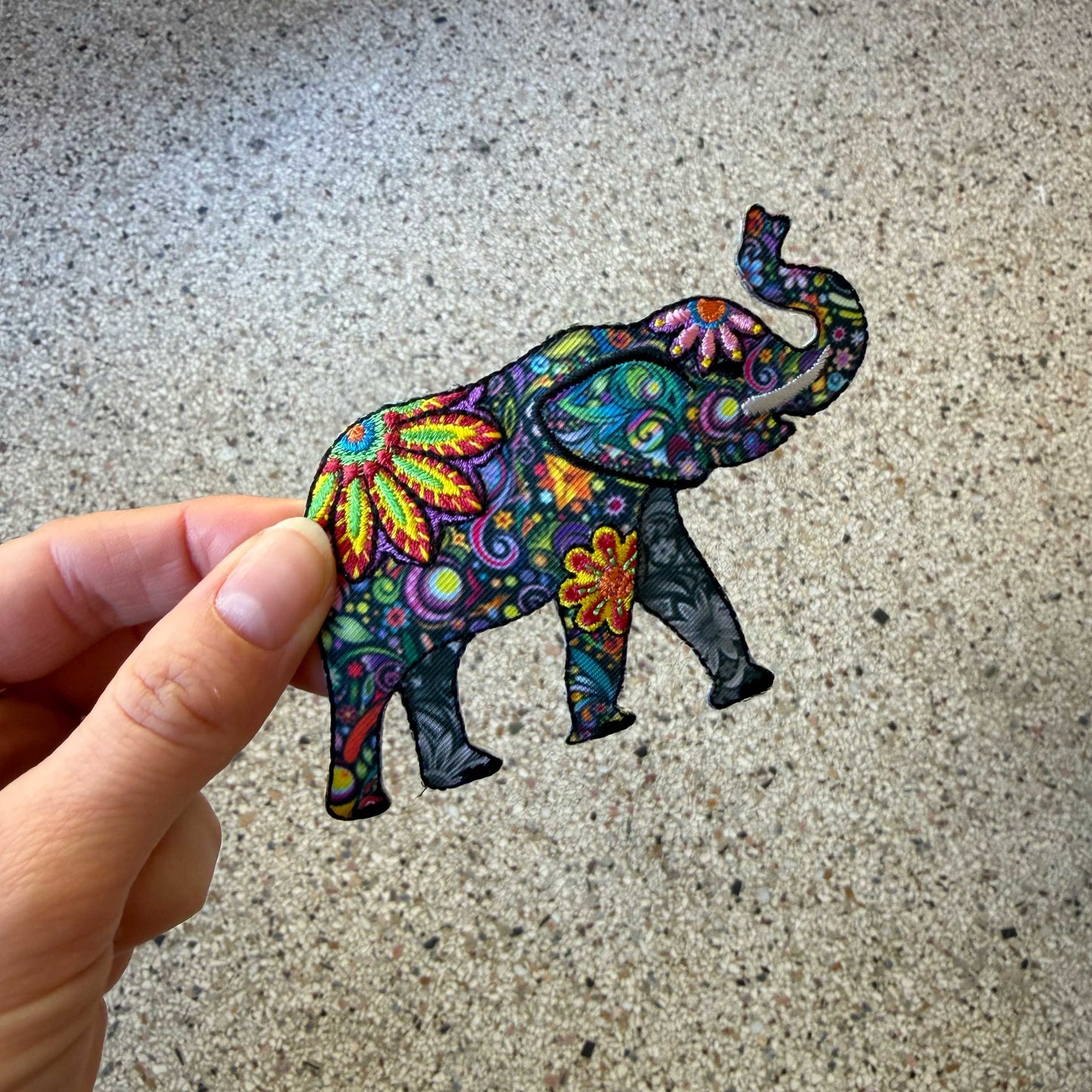 Applicatie Olifant kleurrijk