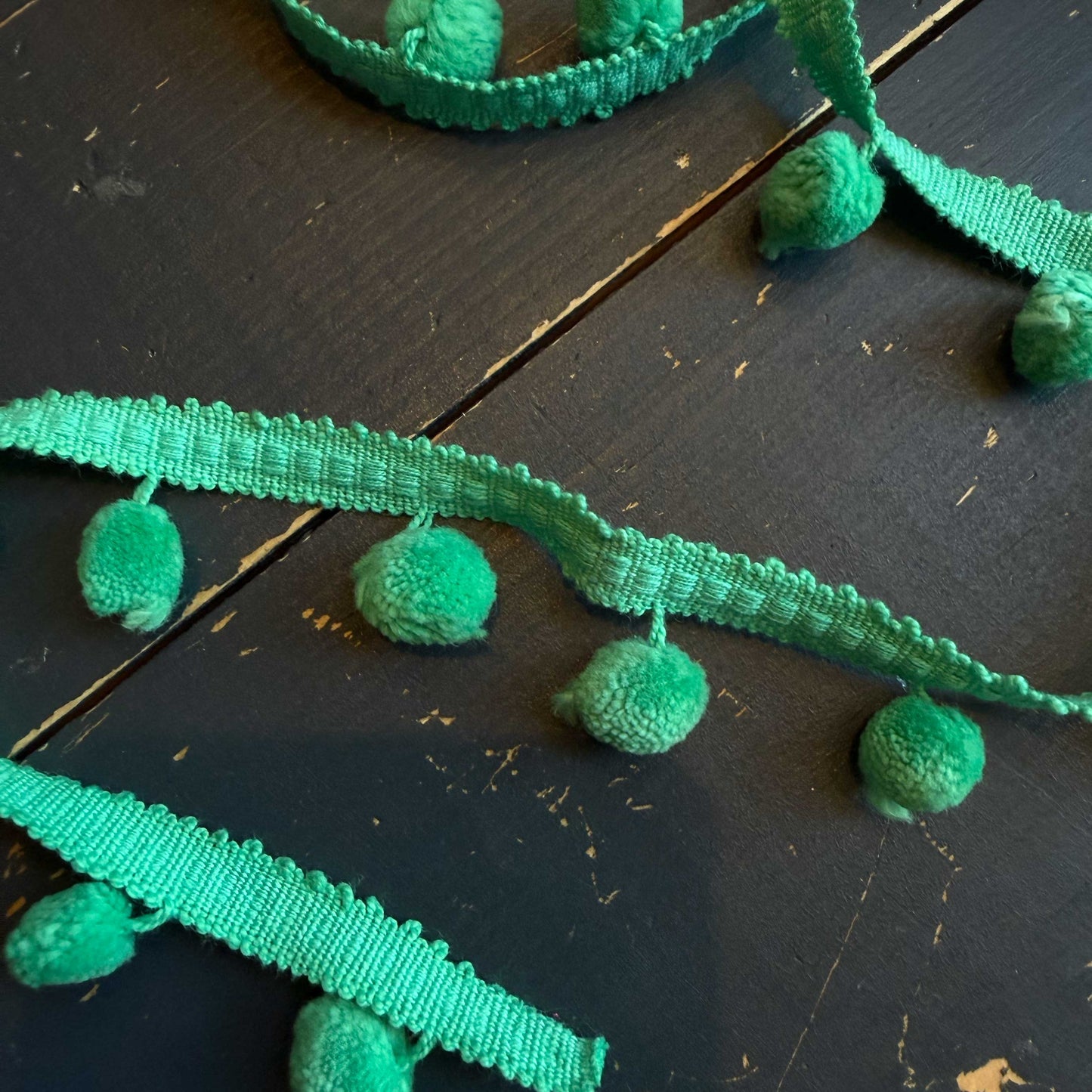 Bolletjesband pompoms zeegroen