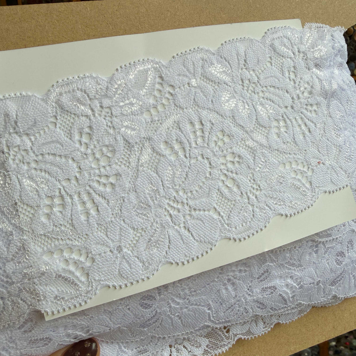 White blossom elastisch kant - 9 cm