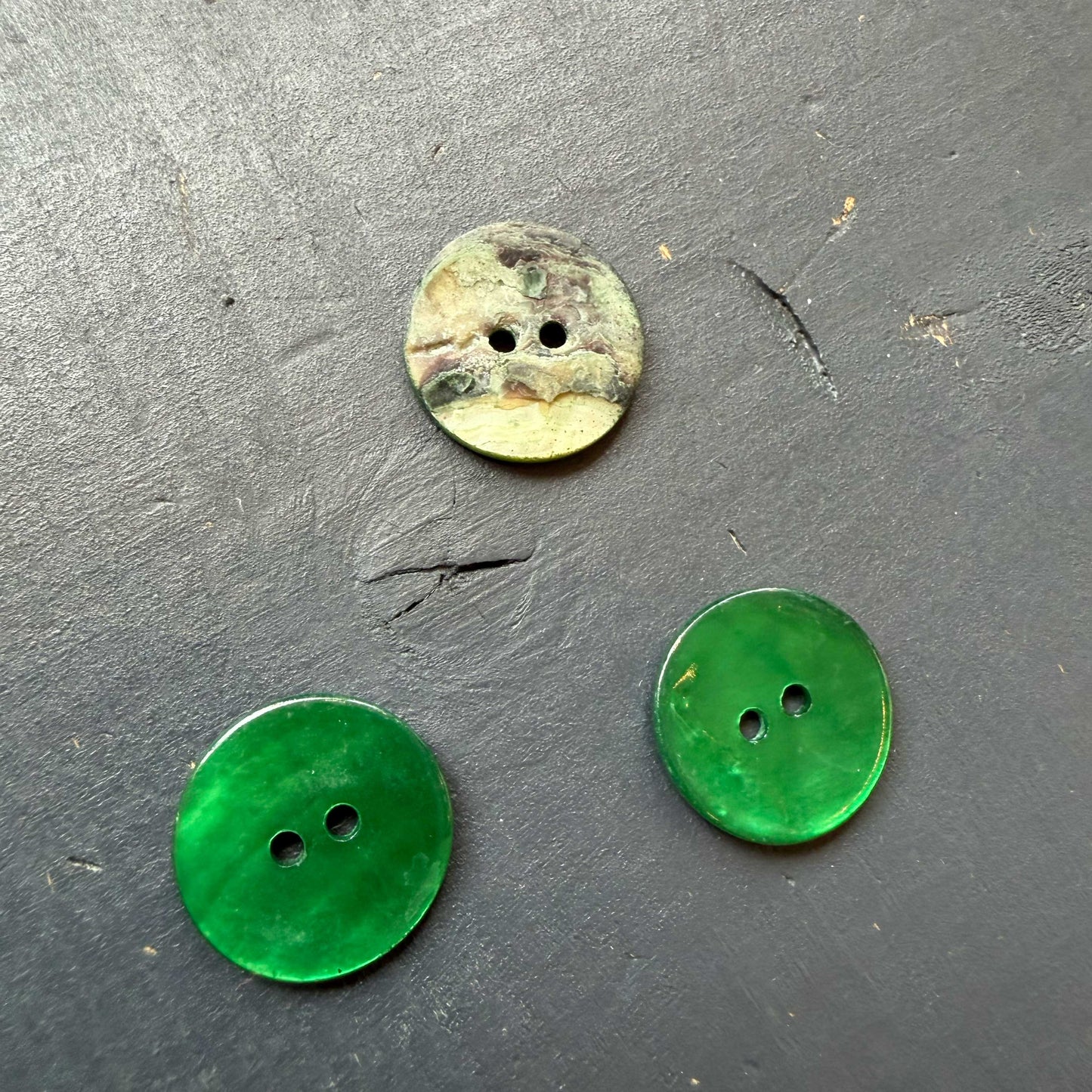 Parelmoer knoop felgroen 18 mm