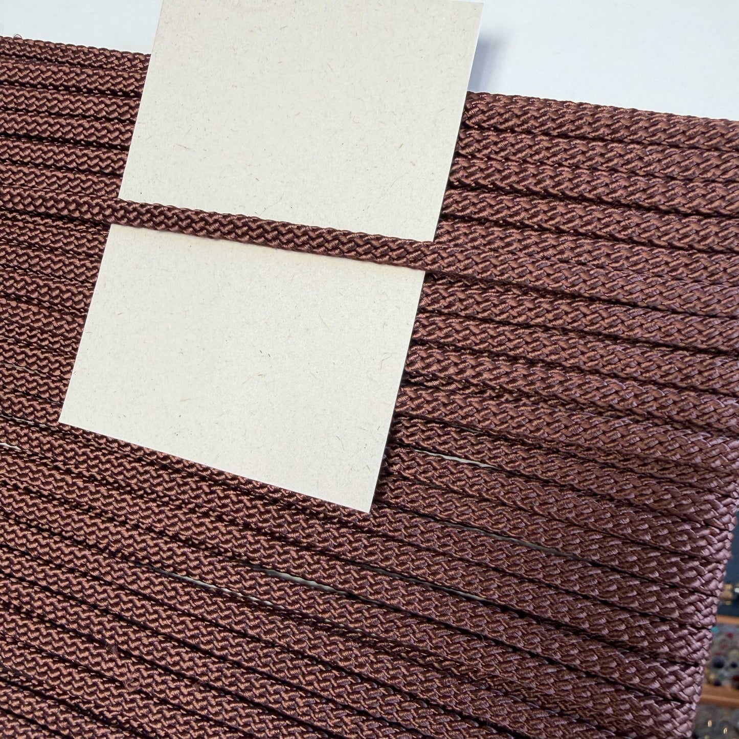 Geweven plat koord bruin 5 mm