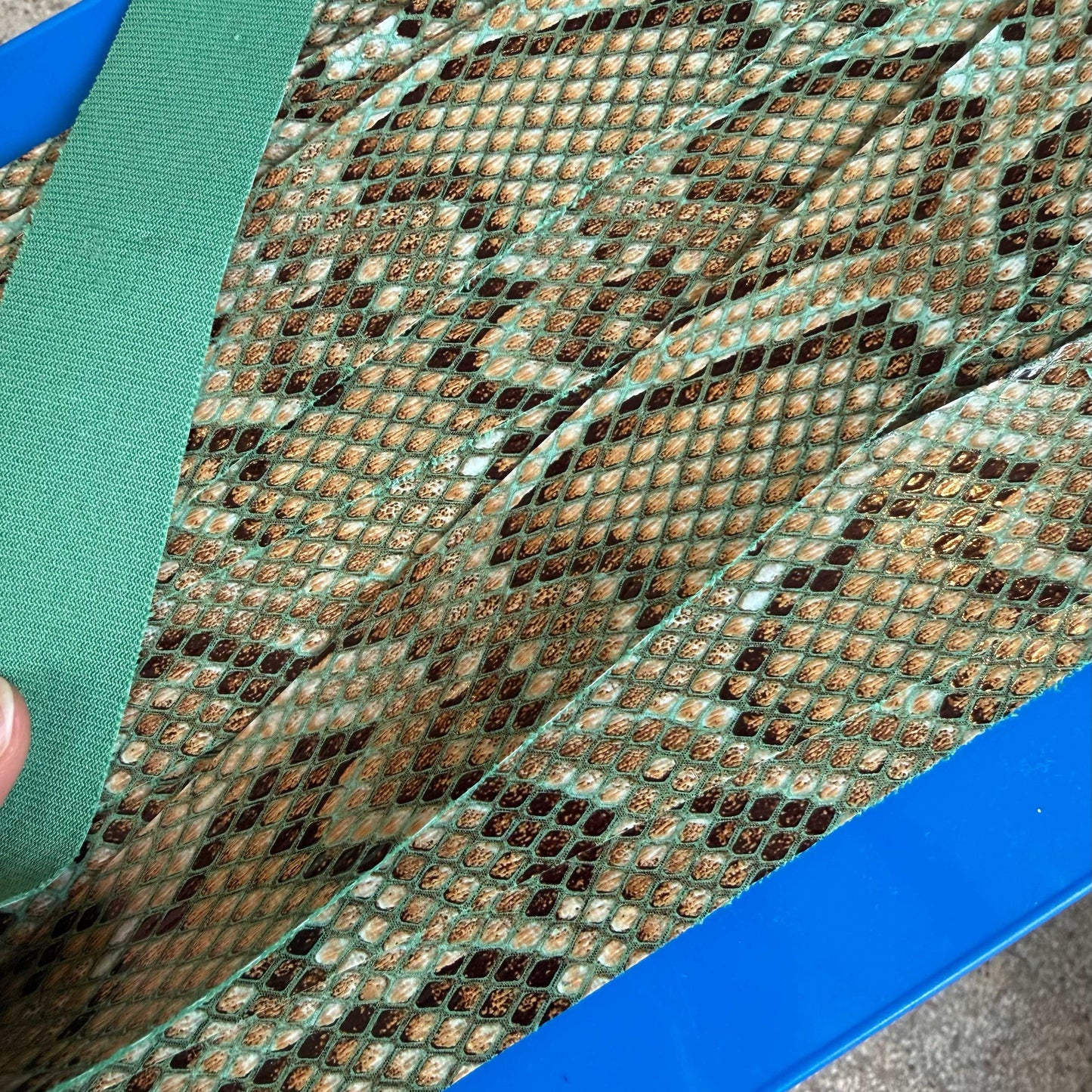 Sierband slangenprint groen