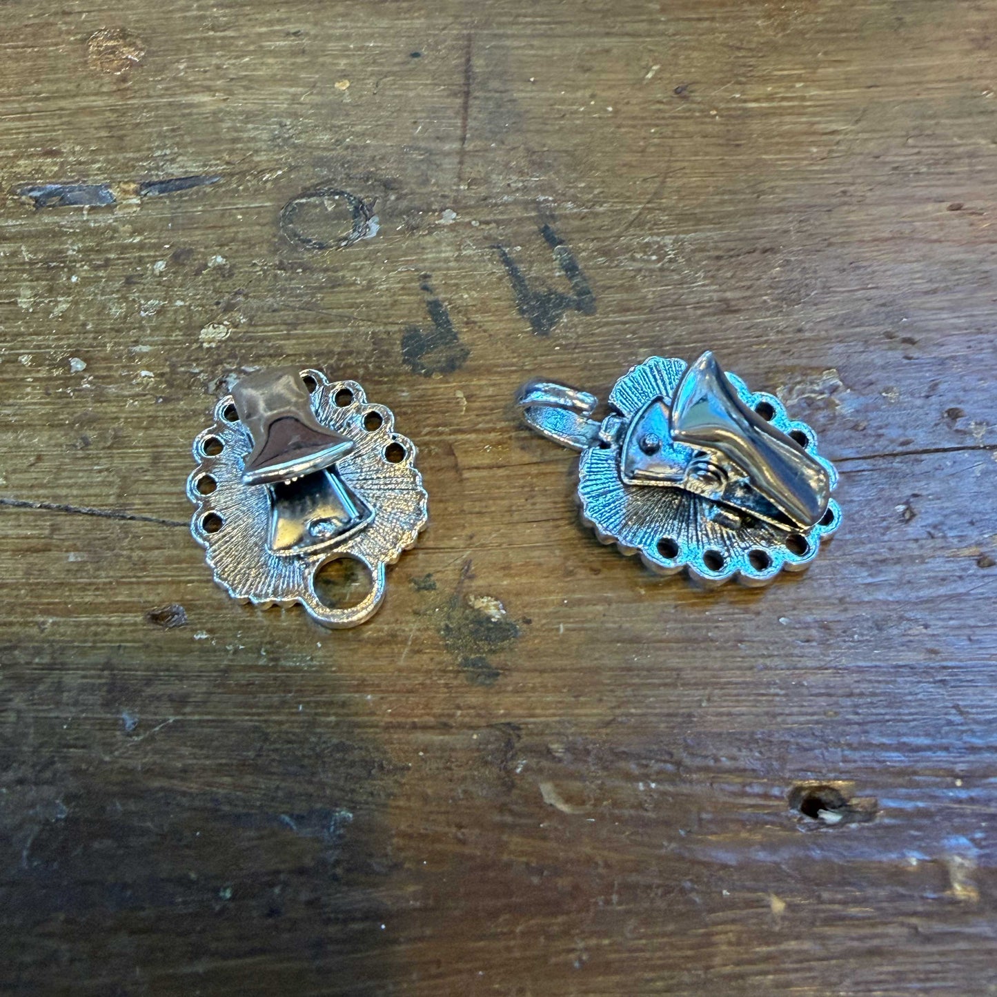 Vestsluiting clip zilver bloemen