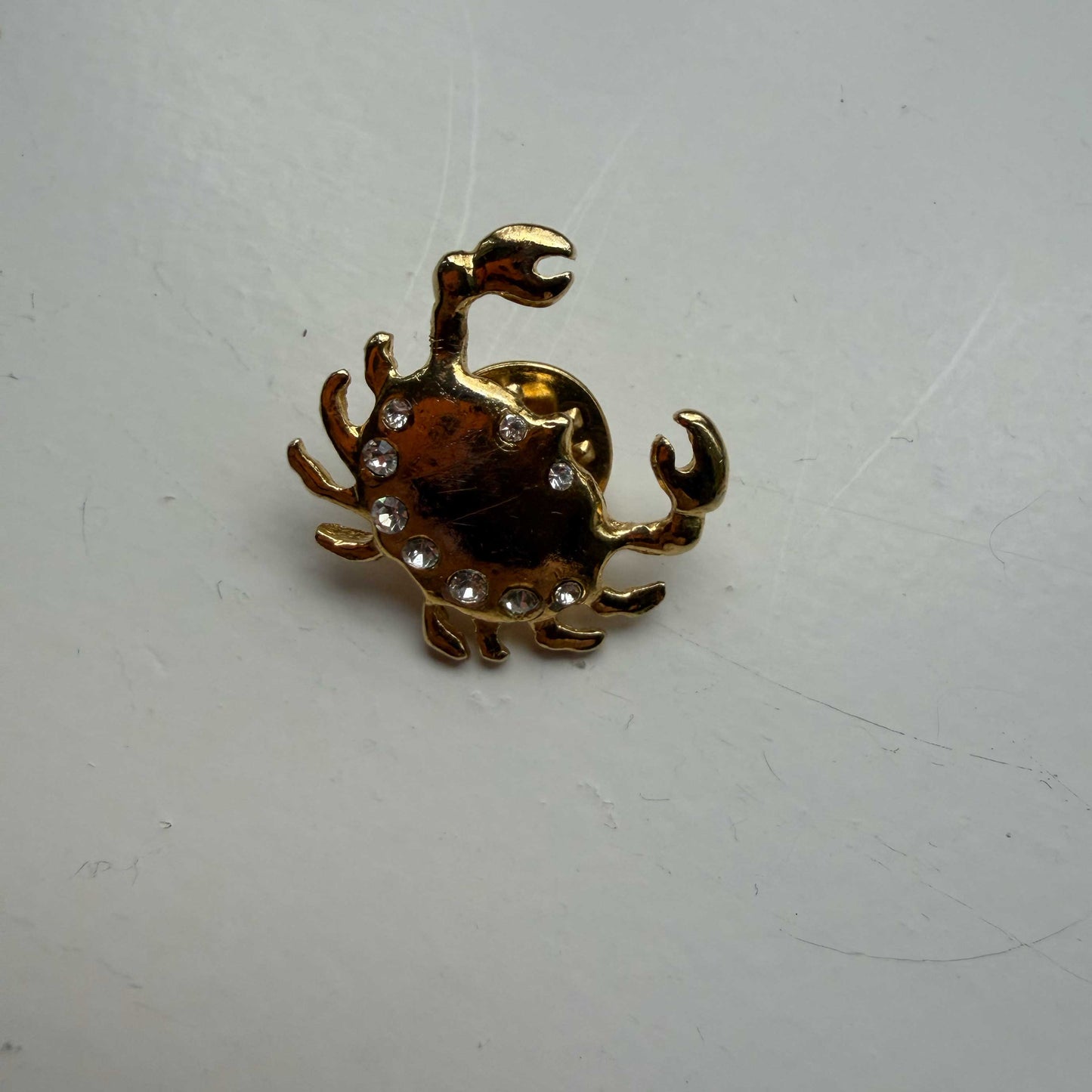 Vintage broche pin krab met strass-steentjes