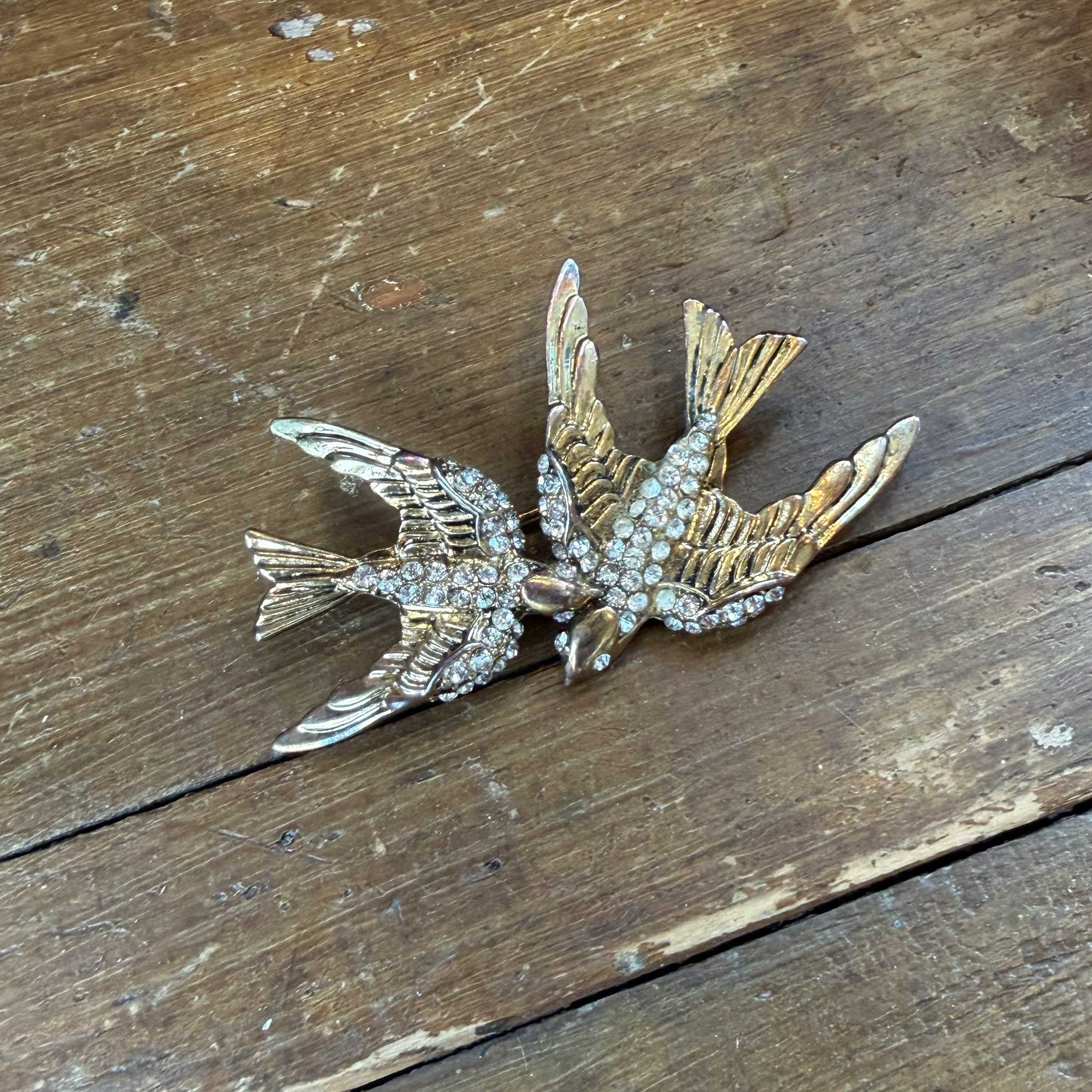 Vintage broche – zwaluwen met diamantjes