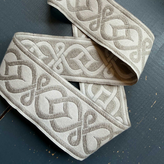 Jacquard band met ornamentmotief beige