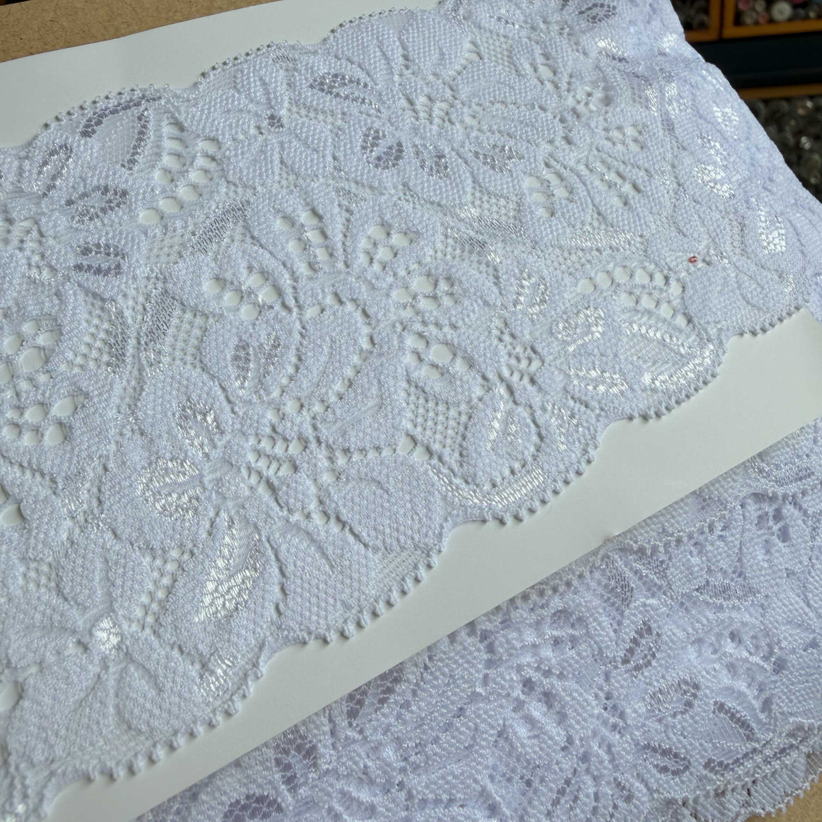 White blossom elastisch kant - 9 cm