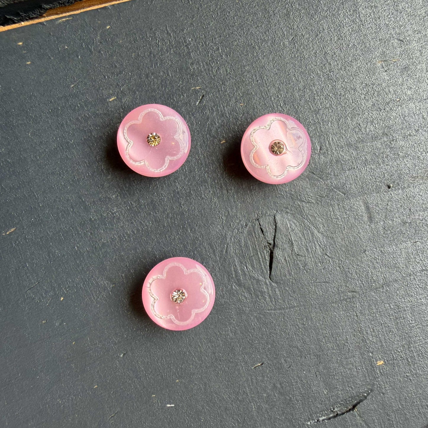 Knoop met bloem en strass roze