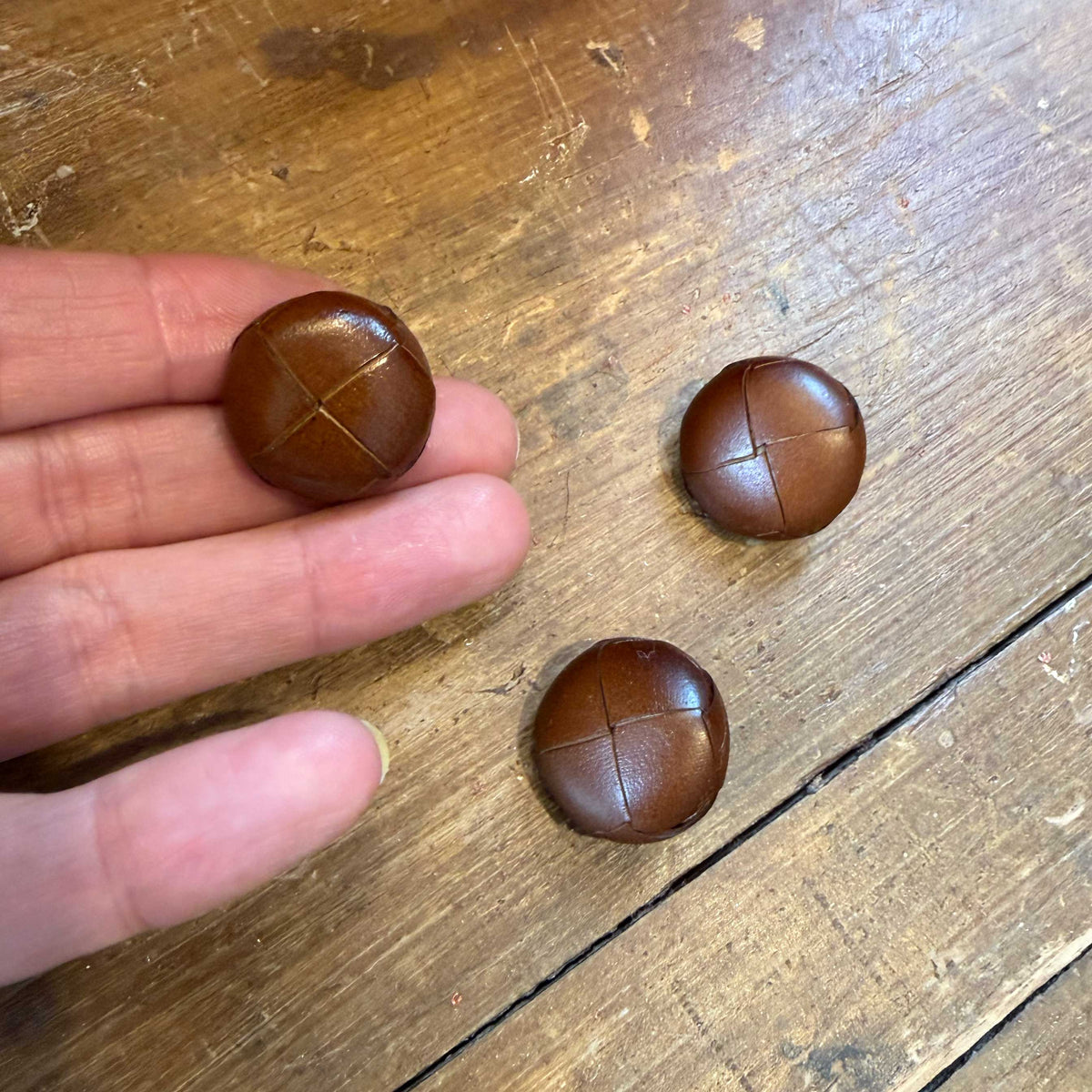 Leren knoop bruin - 20 mm