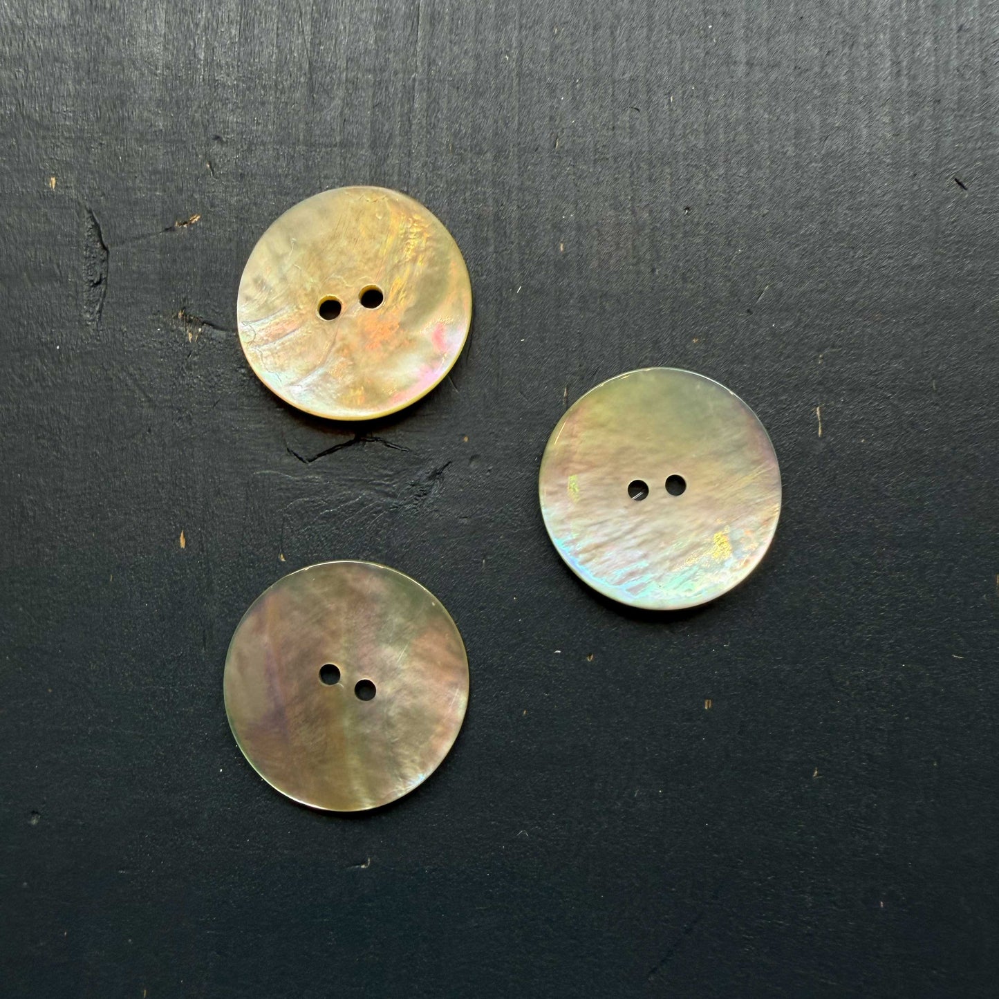 Parelmoer knopen 25 mm