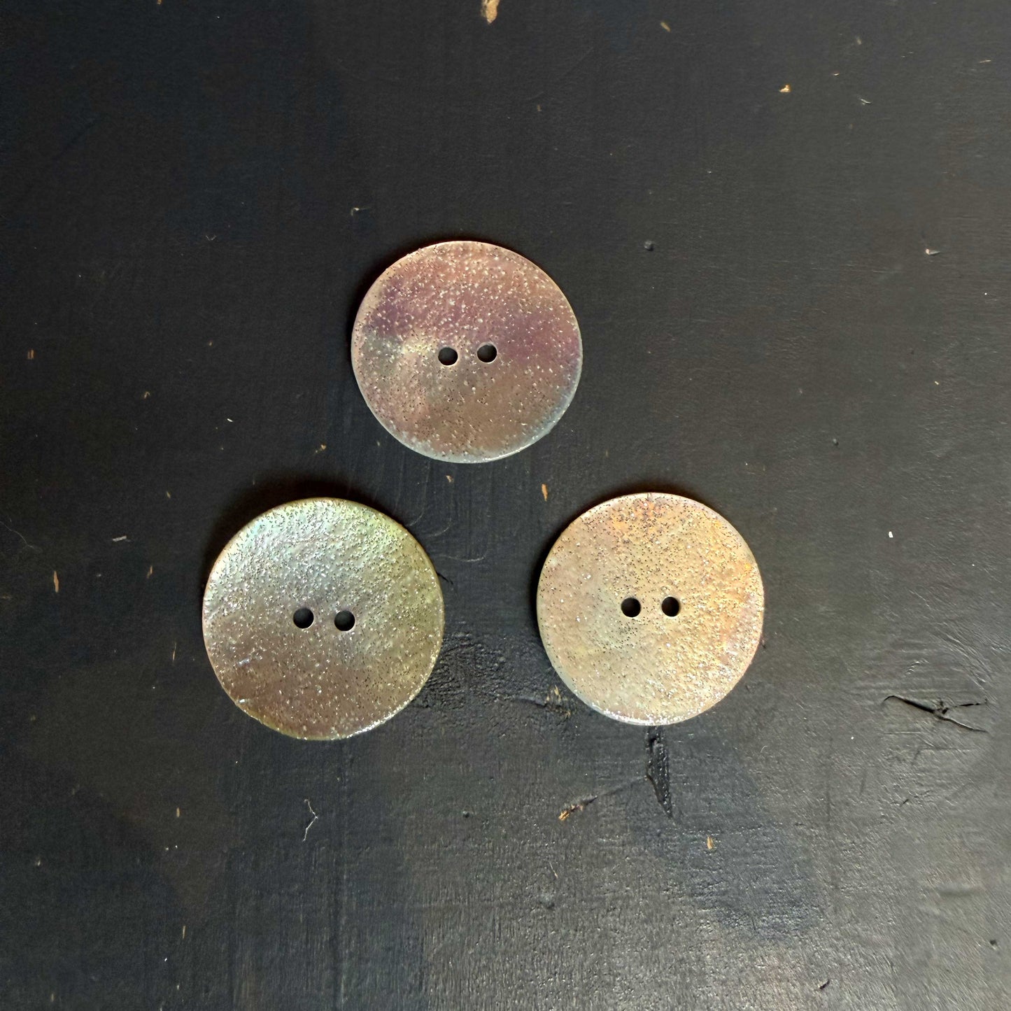 Parelmoer glitterknoop 25 mm