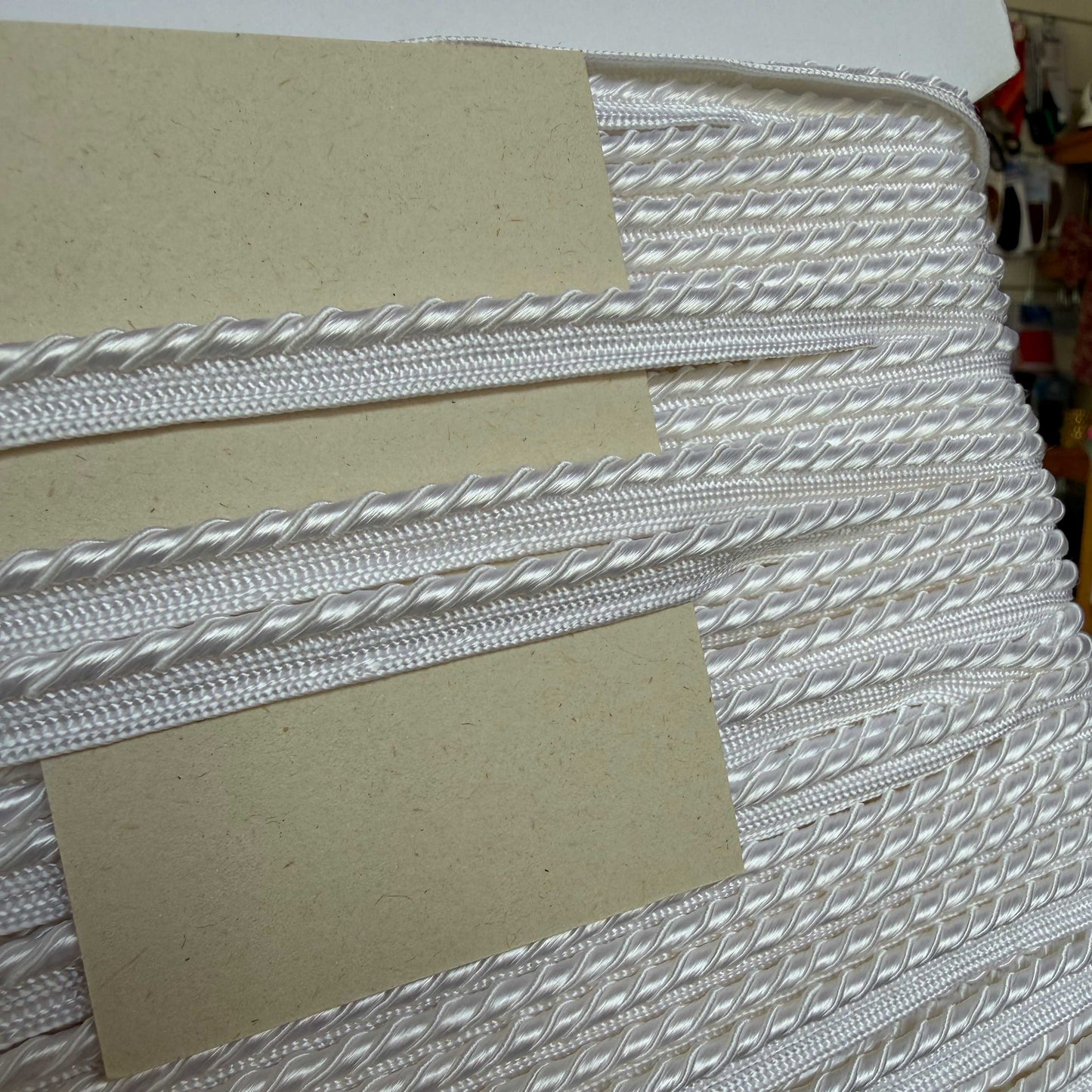 Paspelband gedraaid koord wit 3 mm