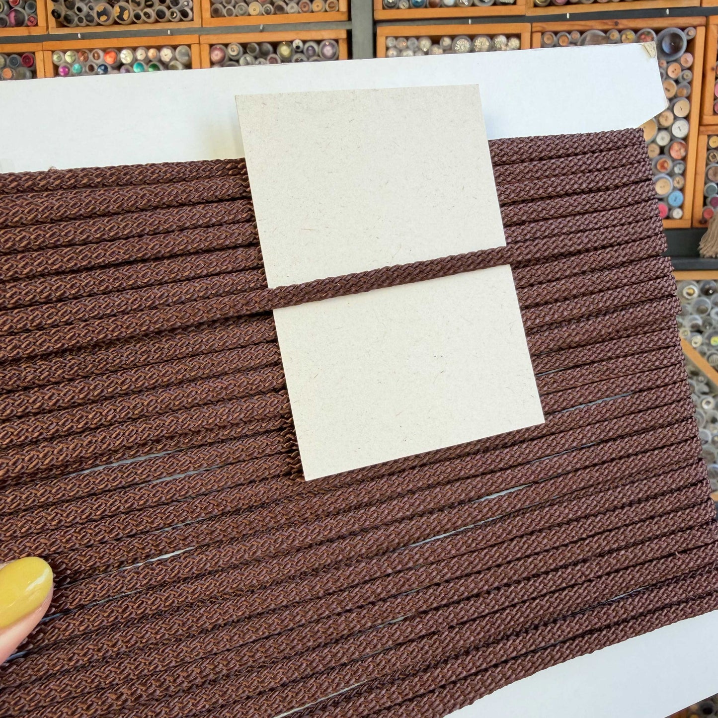 Geweven plat koord bruin 5 mm