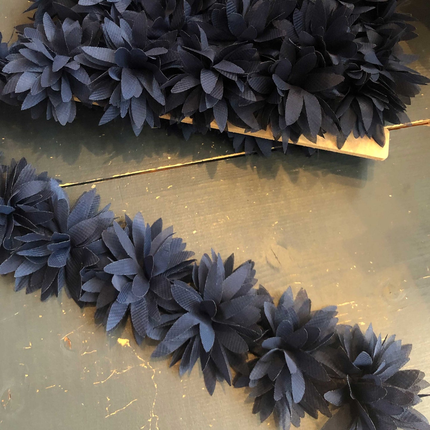 Blauwe bloemen sierband