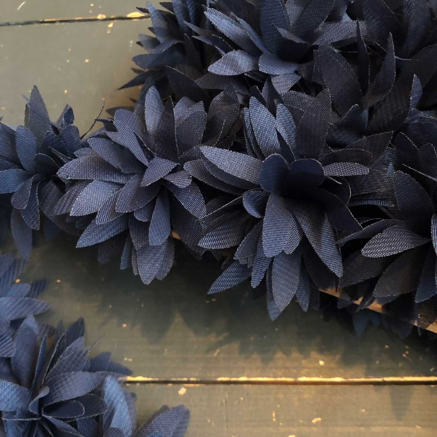 Blauwe bloemen sierband