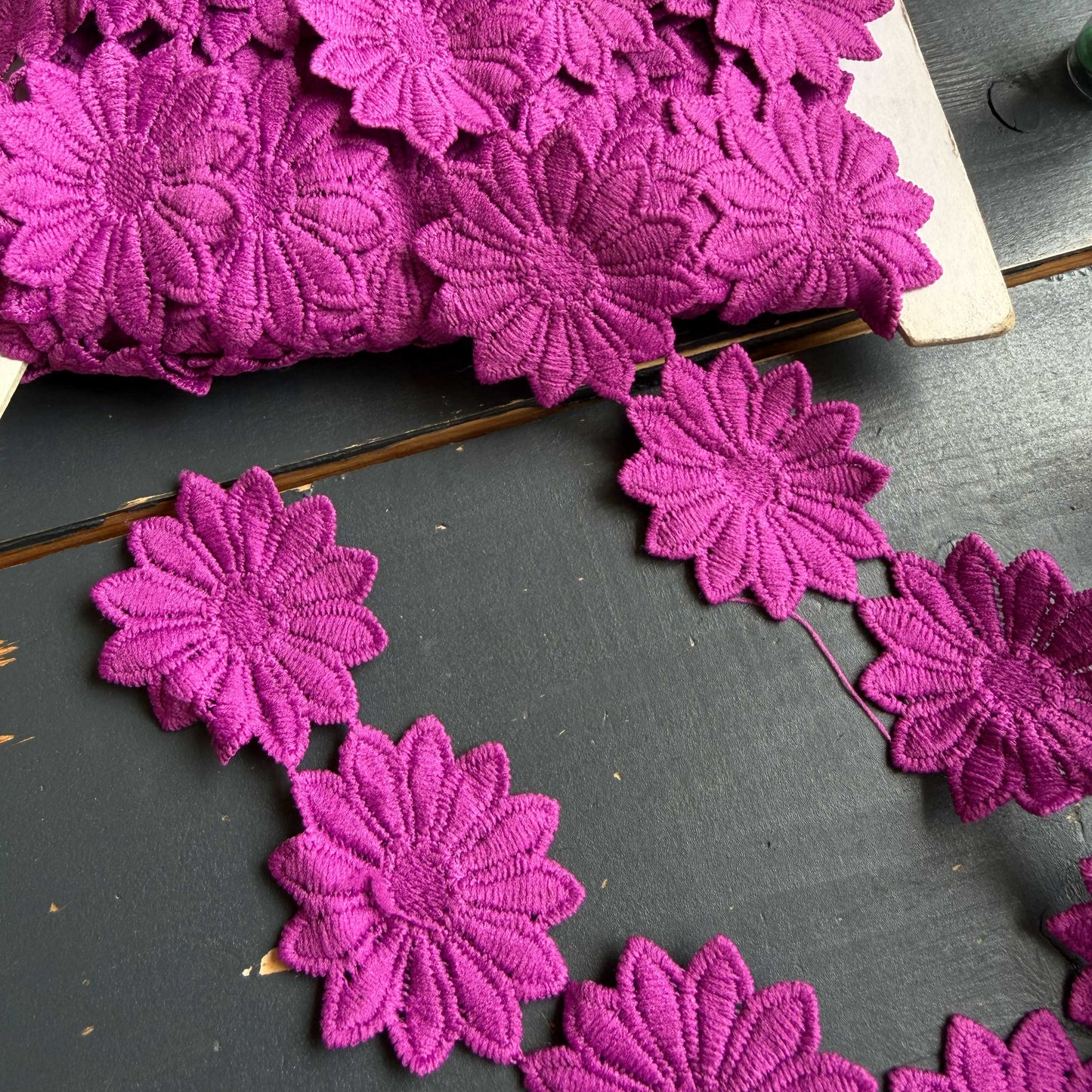 Bloemen sierband paars