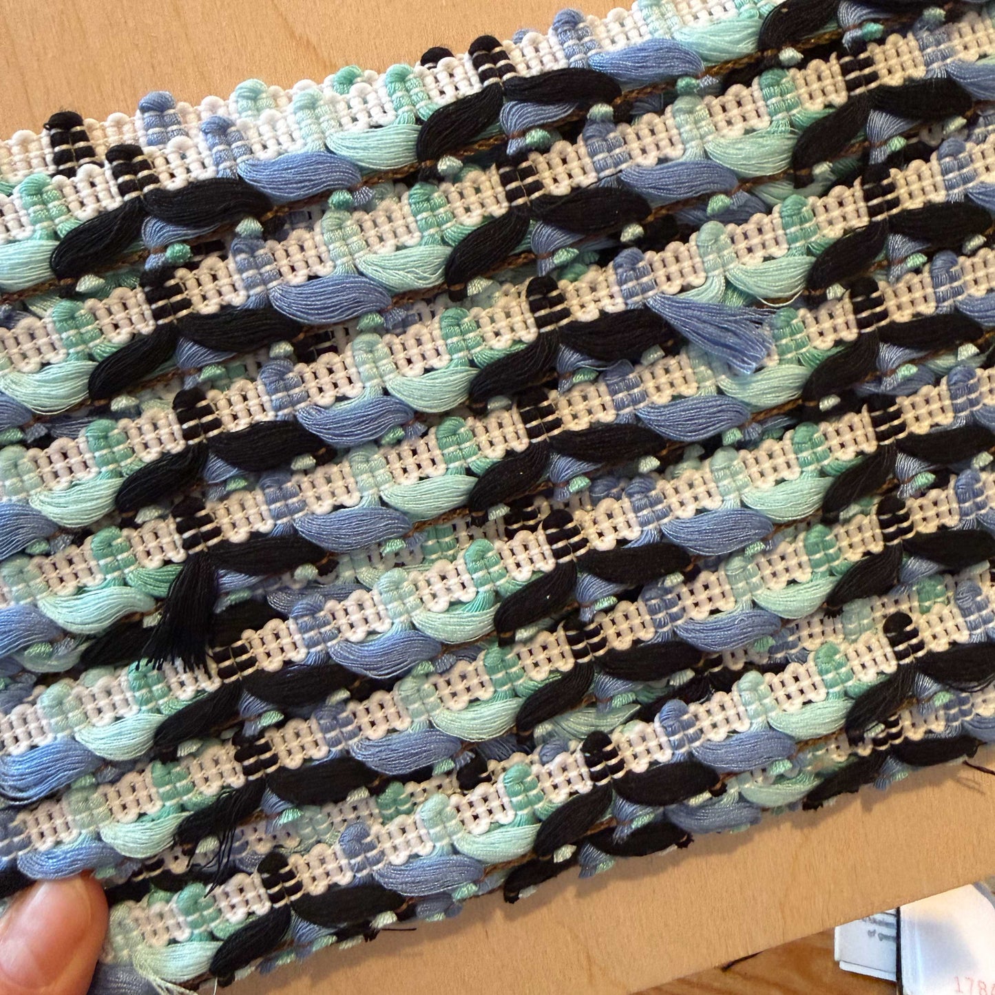 Sierband met kleine kwastjes in blauw