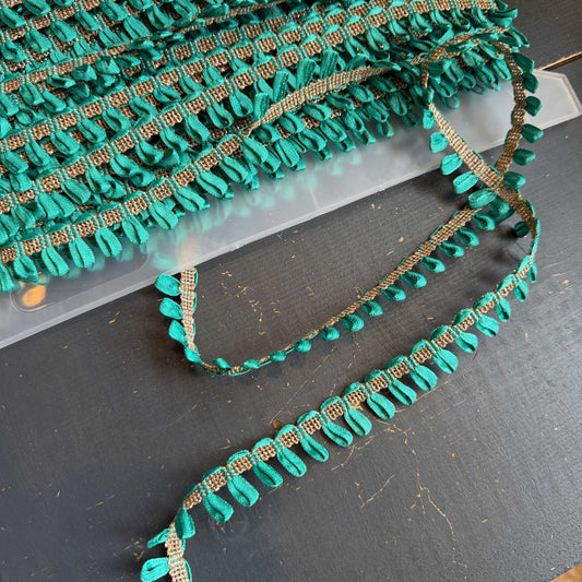 Sierband groen/blauw met lusjes