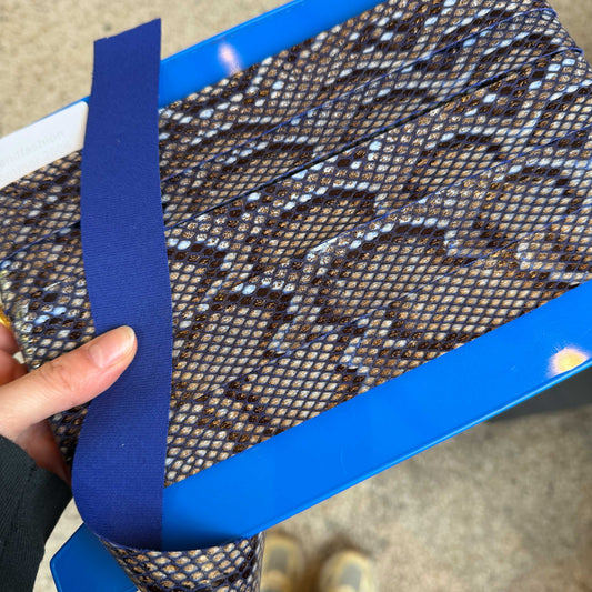 Sierband slangenprint blauw/paars