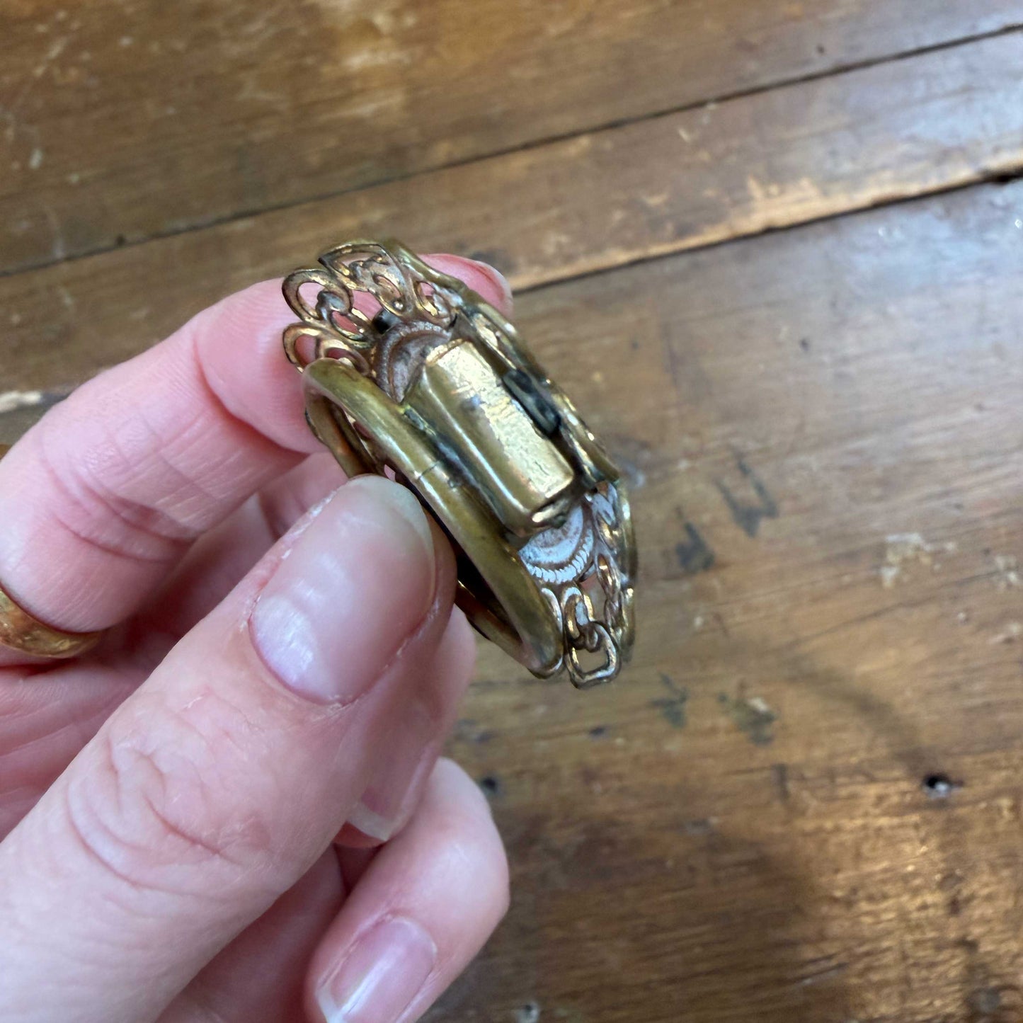 Vintage sjaalclip barok ornament