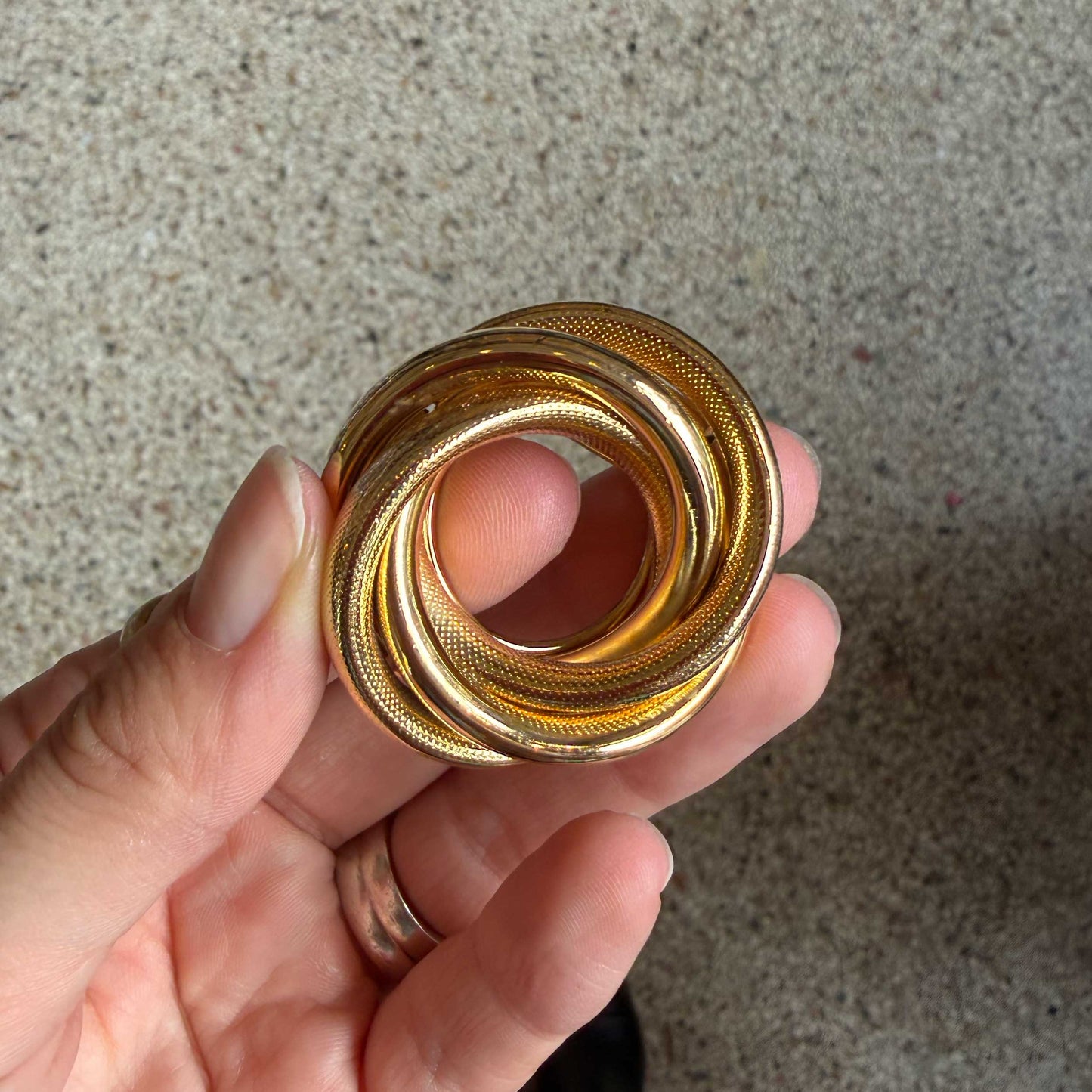 Vintage sjaalring met gevlochten ringen | goudkleurig