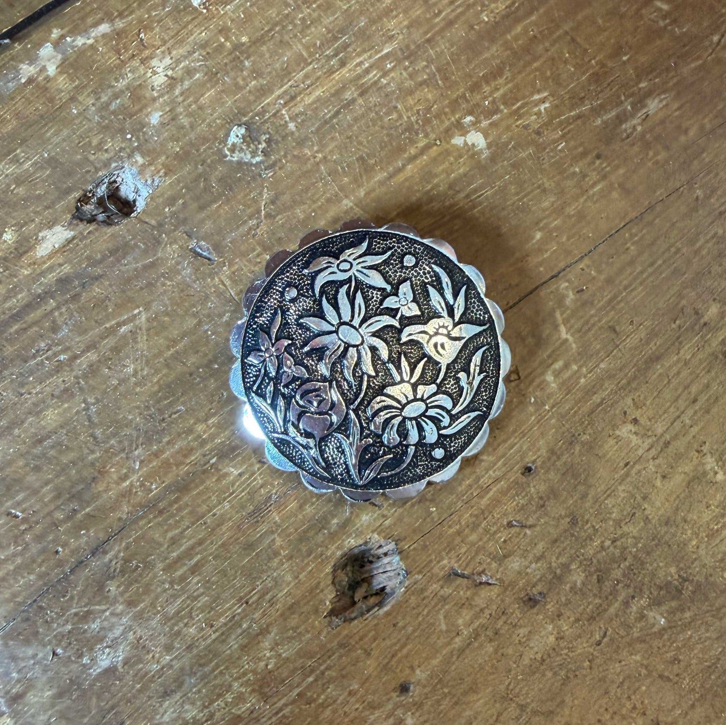 Vintage sjaalclip bloemenornament zilver