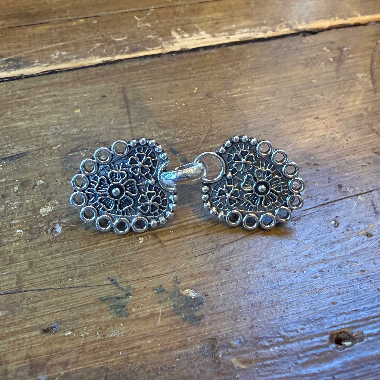 Vestsluiting clip zilver bloemen