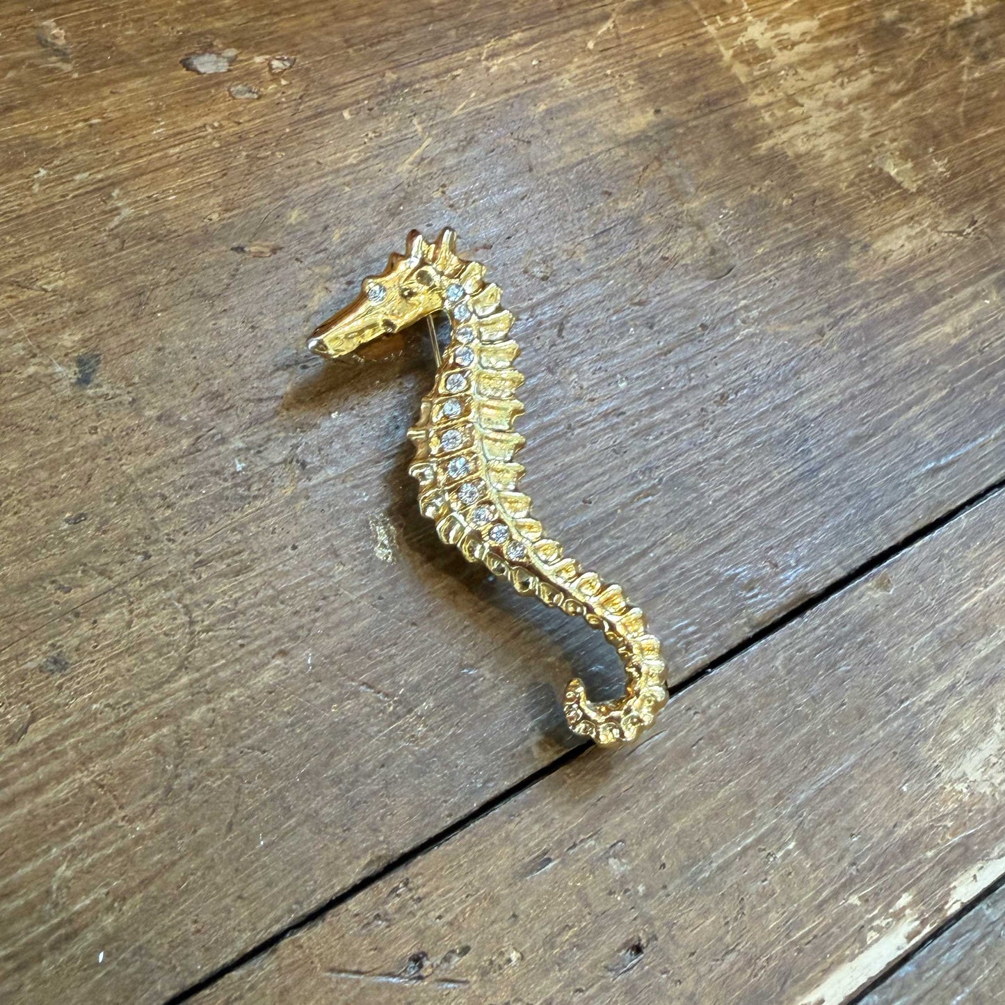 Vintage broche goud – zeepaardje
