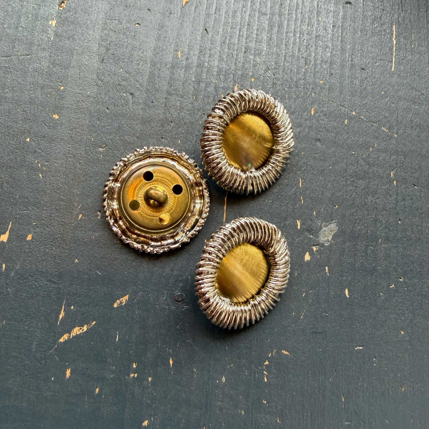 Zilveren knoop met gouden binnenkant - 25 mm