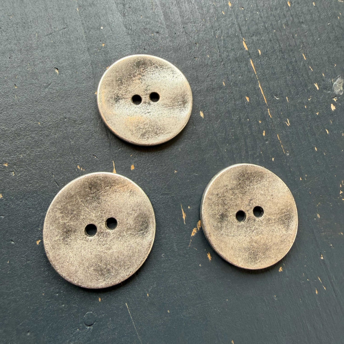 Zilveren knoop metaal golvend - 22 mm