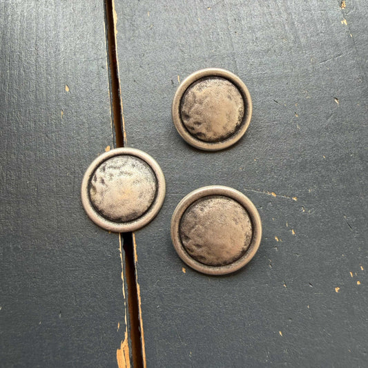 Zilveren metalen sierknoop – 20 mm