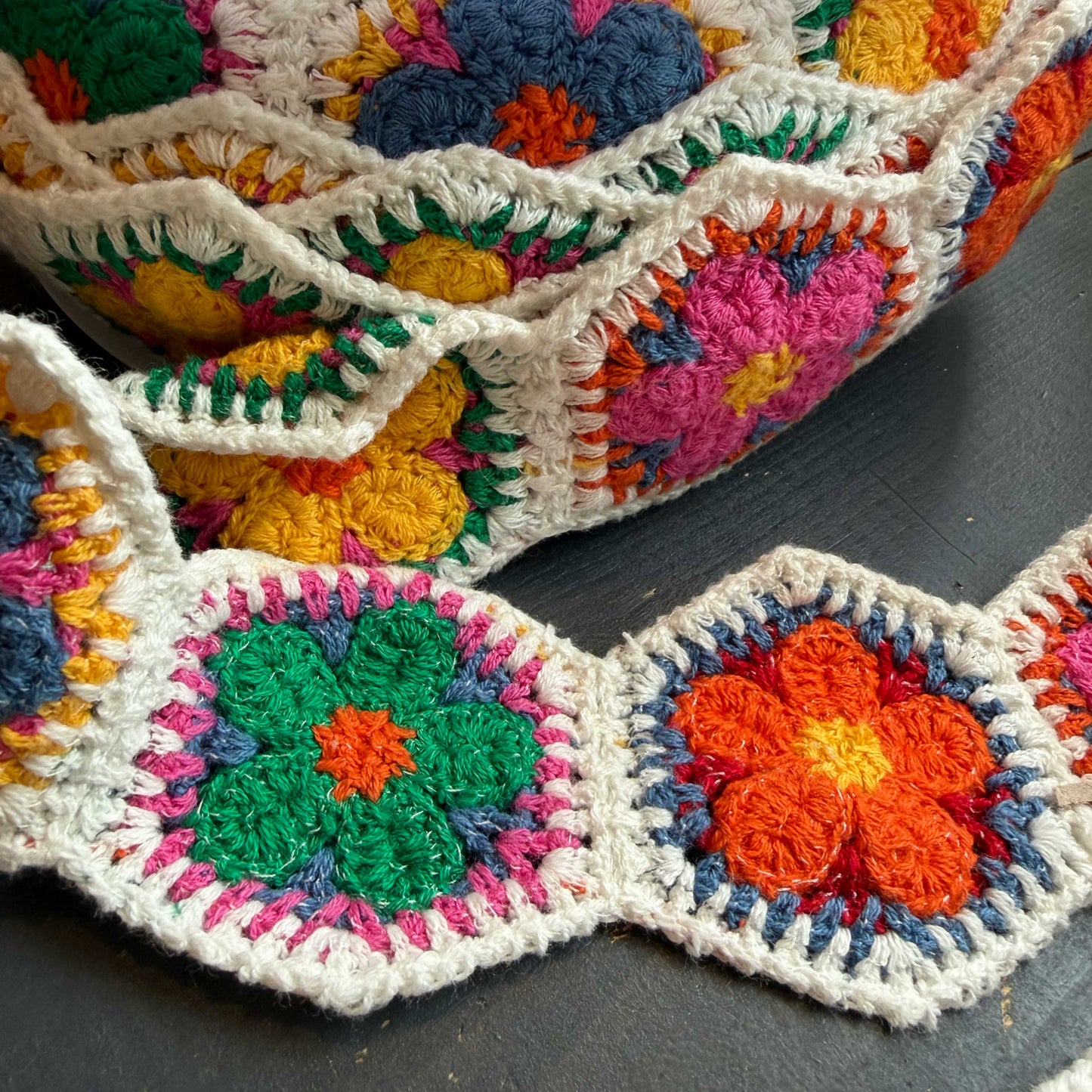 Granny square band bloemen